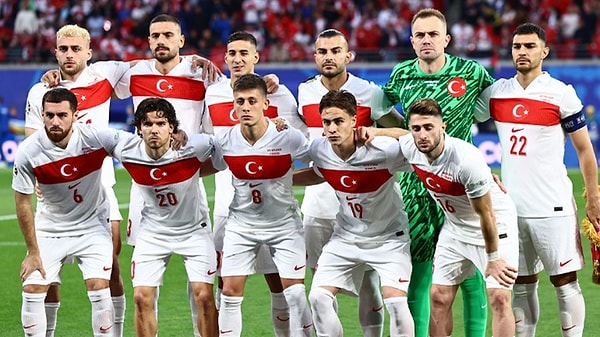 EURO 2024'ü değerlendiren Belözoğlu, 'Biz futbol ülkesi değiliz. Milli takımın yaptığı bir başarıdır' dedi ve turnuvanın en iyi 3 oyuncusunu sıraladı.