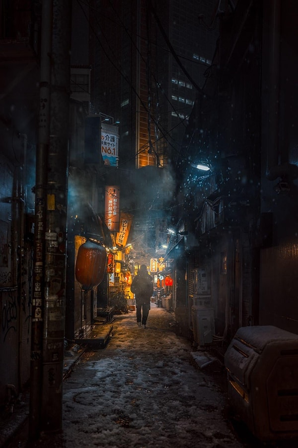 10. Film afişi gibi: Tokyo'da gece yarısı...