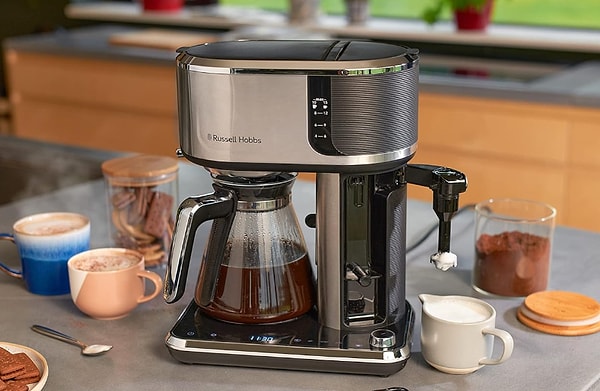 12. Russell Hobbs Attentiv Filtre Kahve Makinesi