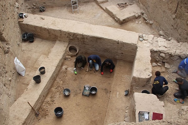 Hatay'ın Reyhanlı ilçesindeki bulunan Aççana Höyüğü'nde kazı işlemleri devam ediyor.