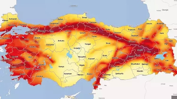 AFAD’dan yapılan açıklamaya göre Bingöl'ün Karlıova ilçesinde saat 18.27'de 4.2 büyüklüğünde deprem meydana geldi.