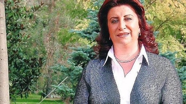 Meğer Rıdvan Kanat, Perran Kutman'ın babasının ismiymiş ve dizideki okula bu yüzden Rıdvan Kanat Lisesi ismi verilmiş.