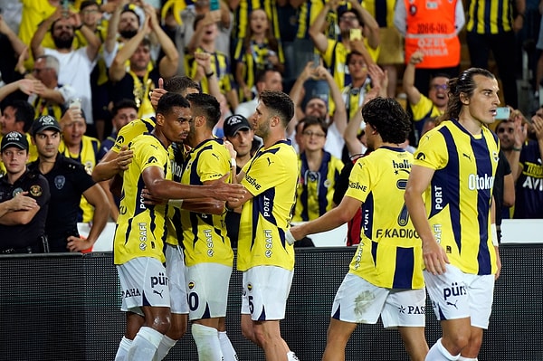 Fenerbahçe, Lugano'yu 2-1 yendi. Şampiyonlar Ligi'nde turunu atlayıp Lille ile eşleşti, herkesi de sevindirdi. Fakat Fenerlileri bilirsiniz, takımlarını hep daha iyi görmek isterler... Çözümü Müge Anlı'da aradılar bu sefer de!