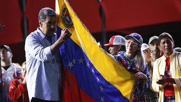 Venezuela'da Büyük Vatansever Kutup (Gran Polo Patriotico) adayı Nicolas Maduro, yüzde 51,20 ile devlet başkanı seçimini 3'üncü kez kazanmayı başarmıştı.