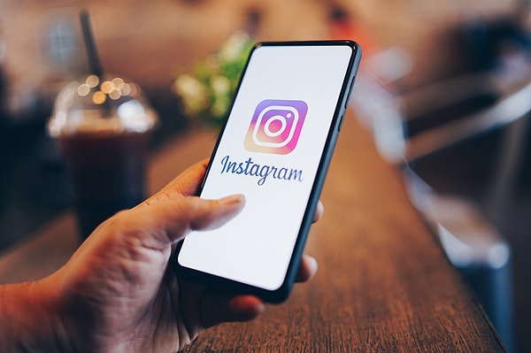 Instagram’ın kapatılmasıyla ilgili sosyal medya hesabından bir açıklama yapan Asal Araştırma direktörü Adem Belede kararın AK Parti’ye kötü yansıyacağını iddia etti.