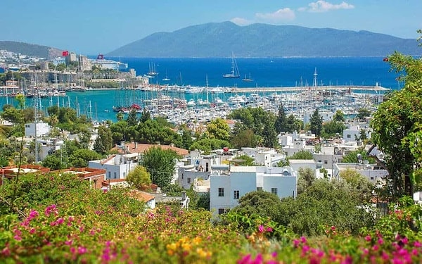 Bodrum, tarihi dokusu ve muhteşem deniziyle balayı tatilinize ayrı bir anlam katacak.