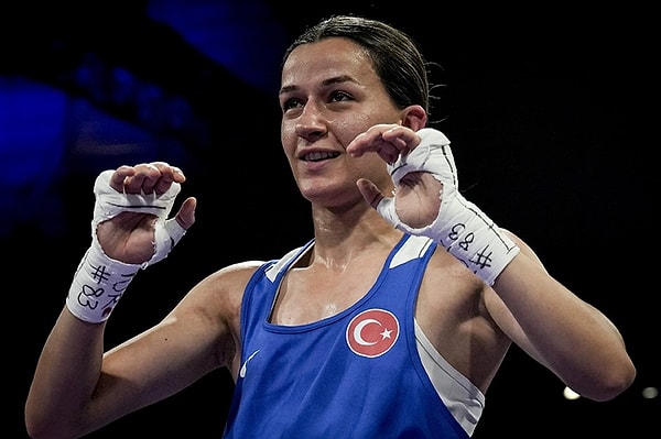 Hatice Akbaş, 2024 Paris Olimpiyat Oyunları'nda 54 kiloda Güney Koreli Im Ae-ji'yi yenerek finale yükseldi. Hatice Akbaş, gümüş madalyayı garantiledi.