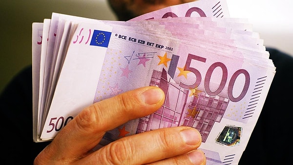 Euro/TL ise %1,2 artışla 36,6803 seviyesinden işlem görüyor.