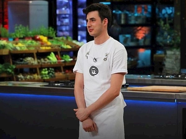 7. MasterChef Türkiye resmi olarak baş-la-dı! Ana kadroda yer alan 20 yarışmacı hangileri oldu? Buyurun birlikte göz atalım.