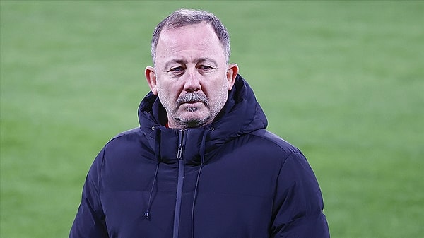 Beşiktaş'la şampiyonluk yaşamasının ardından Antalyaspor'u çalıştıran ve sezon sonunda devam etmeyeceğini henüz sezon bitmeden açıklayan Sergen Yalçın'ın yeni adresi belli oluyor.