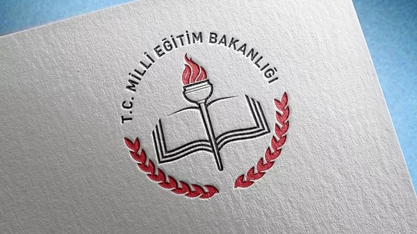 MEB'den yaz tatilinin 20 gün kısalacağı haberlerine ilişkin "Bazı internet siteleri ve sosyal medya hesaplarında; yaz tatili süresinin 20 gün kadar kısaltılacağı ve 2025-2026 eğitim öğretim yılından itibaren geçerli olacağı şeklinde haberler dolaşıyor. Böyle bir kararımız veya açıklamamız olmadı, haberler gerçeği yansıtmıyor." ifadeleri kullanıldı.