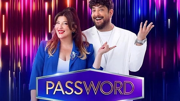 Password programında, Şebnem Bozoklu'nun biricik arkadaşını övgülere boğduğu anlarda Enis Arıkan'ın attığı bakış akıllara sadece Ezgi Mola'yla bitmek bilmeyen küslüğünü getirdi! E editçiler durur mu? Yine kalbimiz kırıldı, yine içten içe yeter dedik...