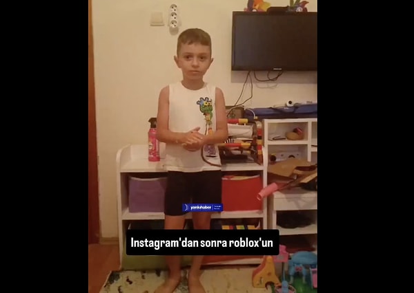 Oyunun 2 yıldır oyuncusu olan minik Poyraz "Instagram'dan sonra Roblox'un kapatılmasını hiç onaylamıyorum" diyerek yetkililere seslendi.