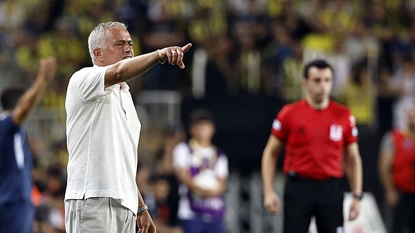 Galatasaray - Hatayspor ve Fenerbahçe - Adana Demirspor maçını karşılaştıran Mourinho, iki maçın sonunda çok şey öğrendiğini söyledi.