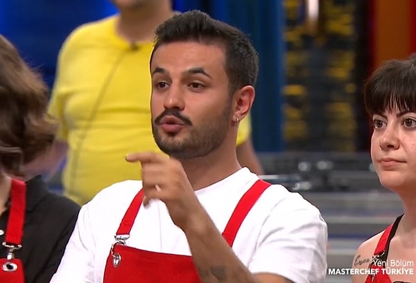 MasterChef Semih'in Beyza'yı Elini Kesti Diye Takıma İstememesi Tepkilerin  Odağında!