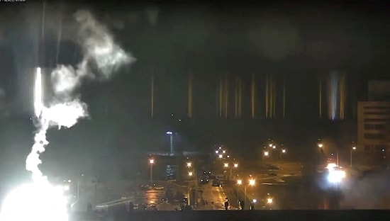 Fire Breaks Out at Zaporizhzhia Nuclear Power Plant: Russia and Ukraine Blame Each Other