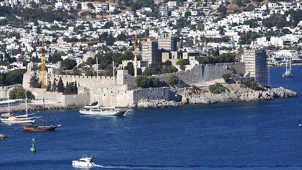 Türkiye’nin ve dünyanın en önemli tatil bölgelerinden biri olan Muğla’nın Bodrum ilçesinde bu sene özellikle yerli turistin gelmediği iddia ediliyordu.