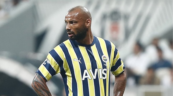 Fenerbahçe'nin Cagliari'den kadrosuna kattığı ve bir sezon değerlendirdiği Joao Pedro'nun geleceği belirsizliğini koruyor. Geçtiğimiz yılı Gremio'da kiralık geçiren Joao Pedro'dan kulüp bulması isteniyor.