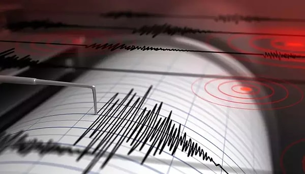 AFAD, Suriye’nin Hama kentinde saat 13.15’te ve yerin yaklaşık 7 kilometre derinliğinde deprem meydana geldiğini açıkladı.