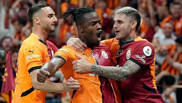 Galatasaray ise son şampiyon olarak Play Off turunda elemelere dahil oldu. Galatasaray'ın lige devam etmesi için Young Boys'u elemesi gerekiyor.