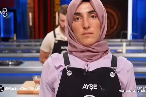 Ayşe'nin performansını kötü bulanlar sosyal medyadan Ayşe'nin diğer yarışmacılara göre elenmesi gerektiğini yazdı.