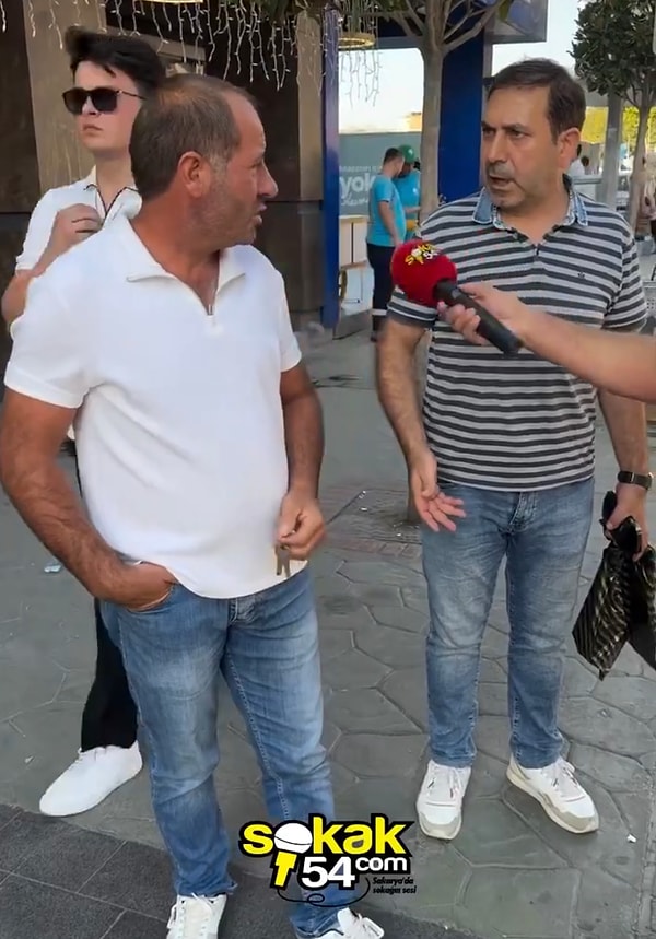 Sohbete dahil olan vatandaş “İsrail’le ne alakası var?” diyerek asgari ücrete isyan etti.