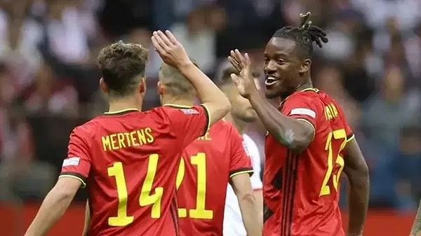 Michy Batshuayi ve Dries Mertens'in milli takımdan arkadaşlıkları İstanbul'da da sürdü. İki Belçikalı izin günlerini İstanbul'da hep bir arada geçirdi.