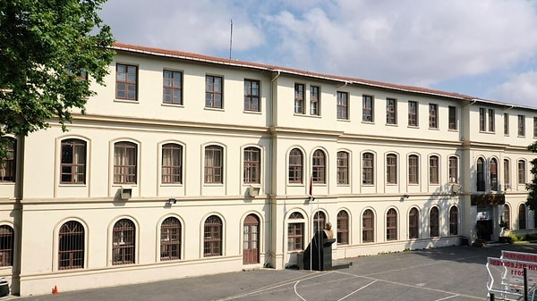 7. Cağaloğlu Anadolu Lisesi