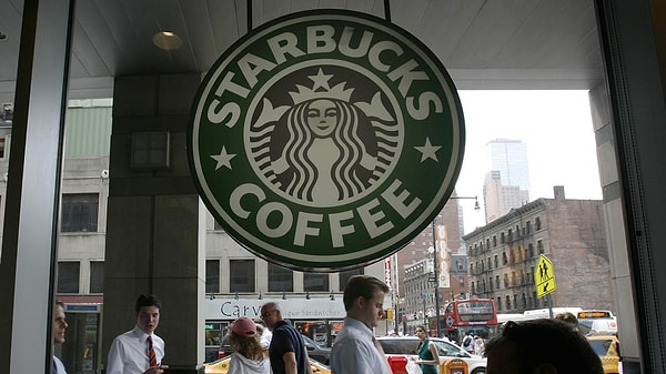 Türkiye’de de yüzlerce şubesi bulunan Starbucks’ın latte fiyatları üzerinden hazırlanan grafiği yorumlayan Hakan Kara'ya göre Türkiye son yıllardaki hızlı artışa rağmen hala pahalı ülkeler arasında değil.