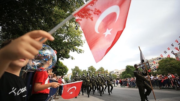 30 Ağustos Zafer Bayramı coşkusu, İstanbul, Ankara, İzmir başta olmak üzere pek çok şehirde düzenlenen ücretsiz konser ve etkinliklerle yaşanacak.