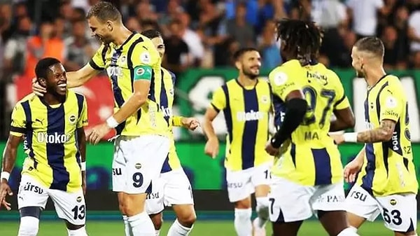 Fenerbahçe'nin Alanyaspor karşısındaki muhtemel 11'i ise şu şekilde: Livakovic, Mert Müldür, Çağlar, Djiku, Oosterwolde, Fred, İsmail, Tadic, Szymanski, Saint-Maximin, En-Nesyri