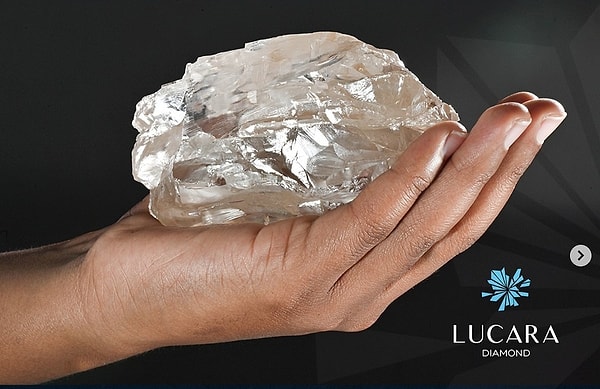 It was revealed that the world's second-largest diamond weighs 2,492 carats.