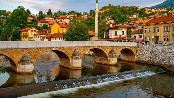 İngiltere merkezli Daily Mirror gazetesinde yayımlanan bir haberde Bosna Hersek'in başkenti Saraybosna için dikkat çeken bir yorum yapıldı.