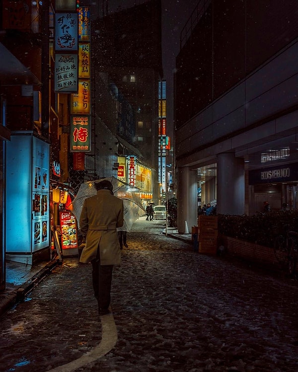 3. Milyonlarca kişi arasında yalnızlığı yakalamak: Tokyo'da gece yarısı