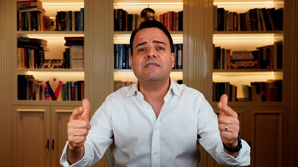 Özgür Demirtaş, değerlendirmesini, programda birçok hata olduğuna dikkat çekerek;  “Dört eksik bir doğru… Olmaz…” diyerek bitirdi.