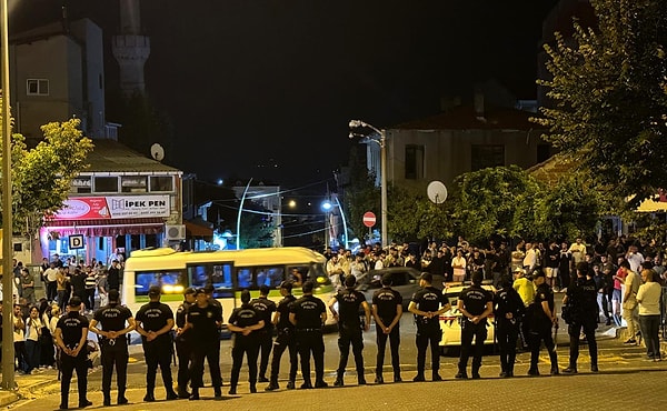 Beyin ameliyatının ardından bebek, yoğun bakım ünitesine alındı. Hayati tehlikesi olduğu öğrenilen bebeğin tedavisi sürüyor.