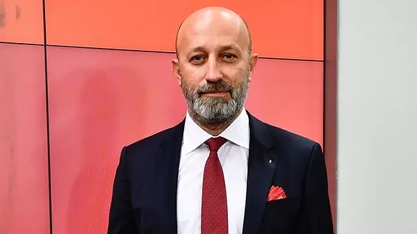 Galatasaray, transferde bir türlü beklediğini bulamazken transfer komitesi büyük eleştiri altındaydı. Bu isimlerin başında ise Cenk Ergün geliyordu.