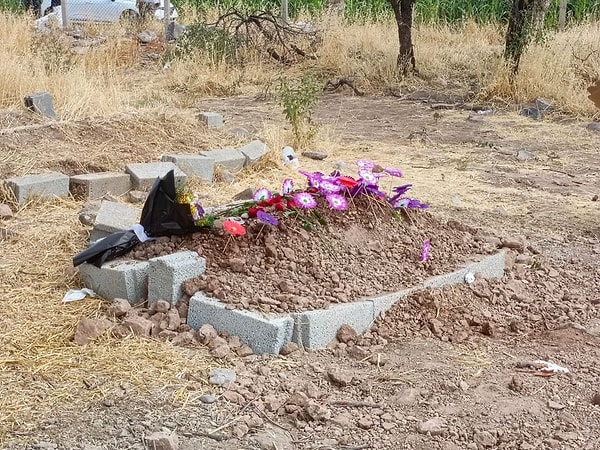 Narin'in cenaze namazı komşu köyde kılındıktan sonra kendi köyünde toprağa verilmişti.