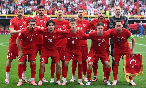 Euro 2024'teki performanslarıyla göz dolduran ve tüm Türkiye'ye büyük bir gurur yaşatan 'Bizim Çocuklar' Instagram'daki '@shopolojim' hesabı tarafından 'fotoşok'landı, ortaya yüz gülümseten kareler çıktı!