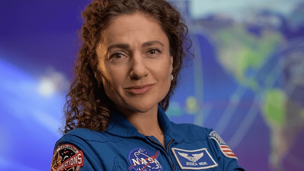 Ardından bu sıvılar su işleme sistemi tarafından içilebilir suya dönüştürülüyor. NASA astronotu Jessica Meir, bu süreci şöyle özetliyor: "Uzay istasyonunda, idrar da dahil olmak üzere, su bazlı sıvıların %90’ını geri dönüştürüyoruz. Bugünün kahvesi yarının kahvesi oluyor!"