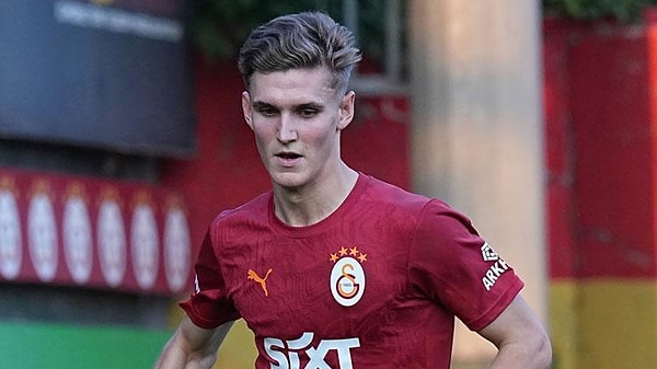 Transfer döneminin en çok eleştirilen takımı Galatasaray'da beklenen ayrılık haberi, geçtiğimiz günlerde gelmişti.