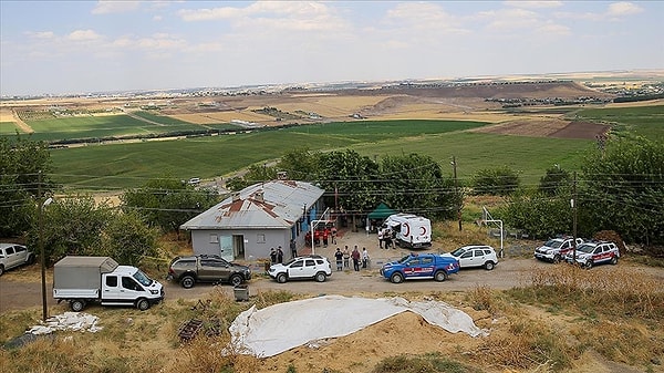 Narin'in taşındığı çuvalın seri numaralarının halen üzerinde bulunduğu, Jandarma ekipleri tarafından Nevzat Bahtiyar'ın evinde yapılan aramada ise Narin'in taşındığı çuval ile seri numarası birbirini takip eden kullanılmamış çuvallar bulundu. Bu delille Nevzat Bahtiyar'ın çuvalı evinden aldığı da netleşti.