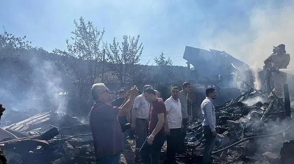 Geçtiğimiz ay, Kastamonu'nun Tosya ilçesine bağlı Bürnük köyünde bir yangın meydana geldi. Yangında 16 yaşındaki Alperen Bulanıkoğlu'nun cenazesine ulaşıldı.