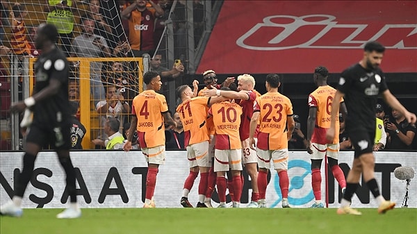 Öte yandan 'Merit' isminin asıl sahibi olan NET Holding de konu ile ilgili açıklama yaparak isimlerinin izinsiz kullanıldığını ve bu konuda halihazırda bir dava bulunduğunu, Galatasaray'a da ihtar çekeceklerini açıklamışlardı. İhtarname kısa süre önce KAP'ta yayınlandı.