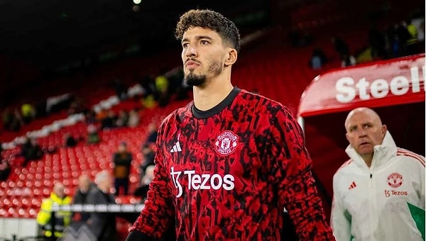 Sadece bir maç oynadığını ve bunun yeterli olmadığını söyleyen Altay, Manchester United gibi bir kulüpte de her an hazır olmanız gerekir, dedi.