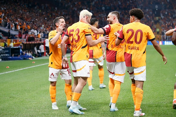 Süper Lig'de son olarak Adana Demirspor deplasmanından galibiyetle dönen Galatasaray, 3. haftanın erteleme maçında Gaziantep FK'yı 3-1 mağlup etti.