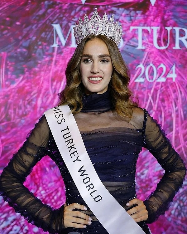 Birinciliği ile ilgili her detay çok eleştirilen Miss Turkey güzeli Bilgen'in birinciliğini destekleyerek ünlü güzeli öven ve koruyan da birçok ünlü isim olmuştu.