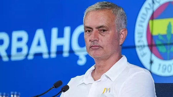 Osimhen'i beğendiğini söyleyen Mourinho, ona da ufak bir dokundurma yapmadan duramadı: