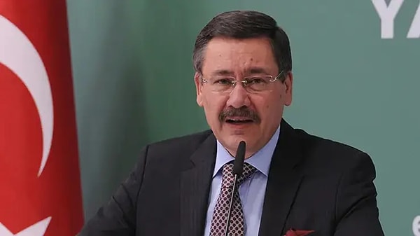 Melih Gökçek'in dosyalarını yıllardır takip eden avukat Esennur Ezgi, alamadığı avukatlık ücretleri için mahkemeye başvurdu.