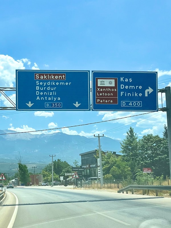 Yol ayrımının güzelliği😍